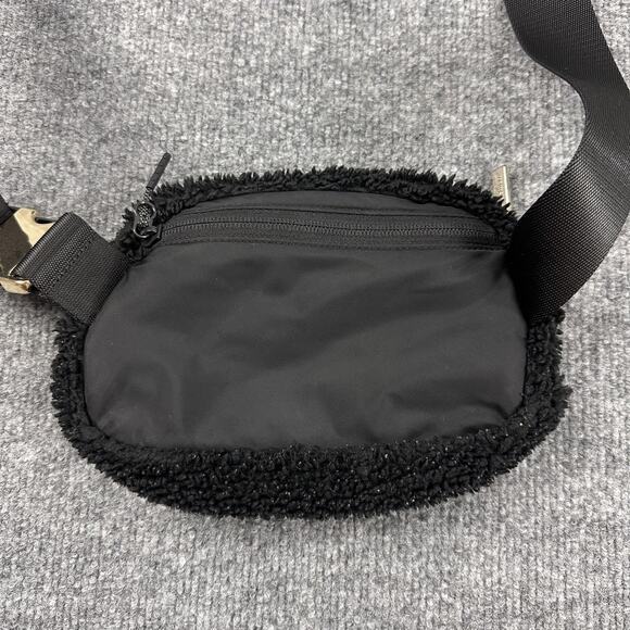 Lululemon Everywhere Fleece 1L Sherpa Crossbody Belt Bag Black Casual Chic Cozy - Picture 6 of 14